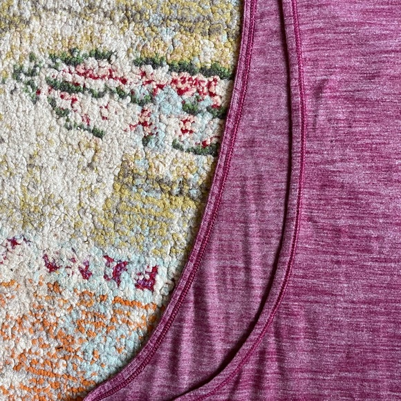 Lululemon loose fit tank - Picture 4 of 5